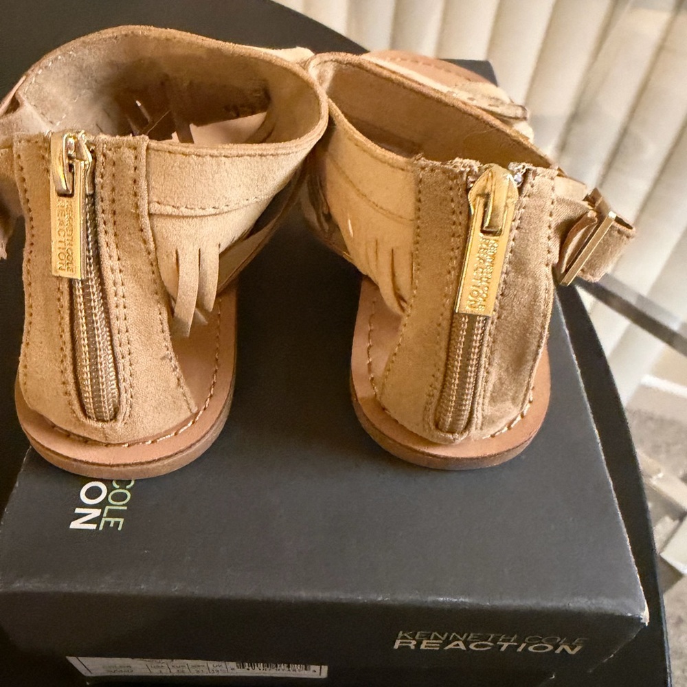 Kenneth Cole Reaction Beige Kids Sandals - Picture 6 of 8